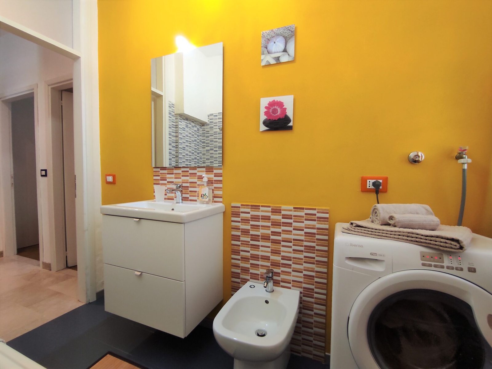 Use bitcoin or other cryptocurrencies to book and pay for apartments in Via Evangelista Groppo, Padua Padua, Italy, picture 5