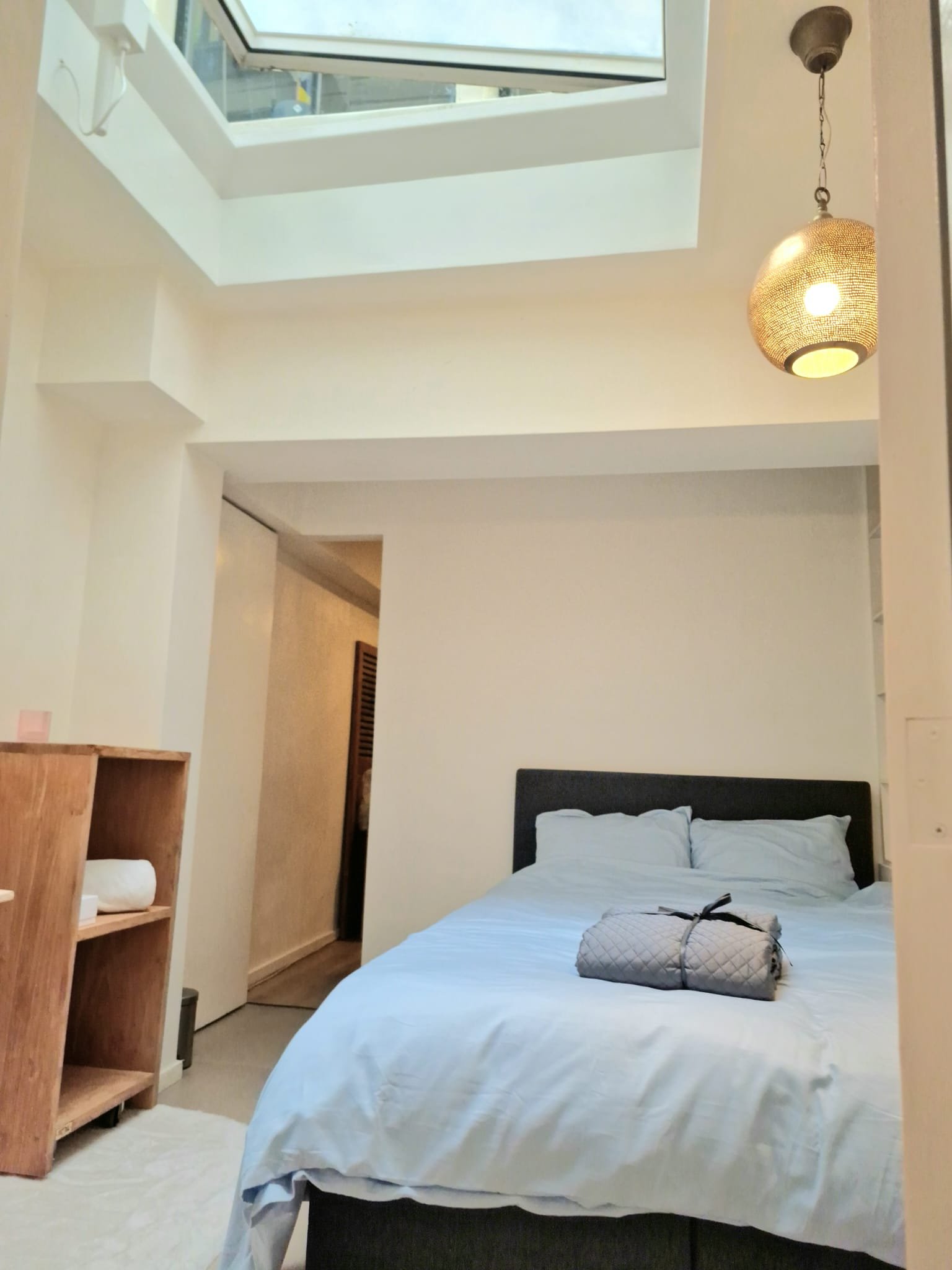 Use bitcoin or other cryptocurrencies to book and pay for apartments in Amsterdam, North Holland, Netherlands, picture 3
