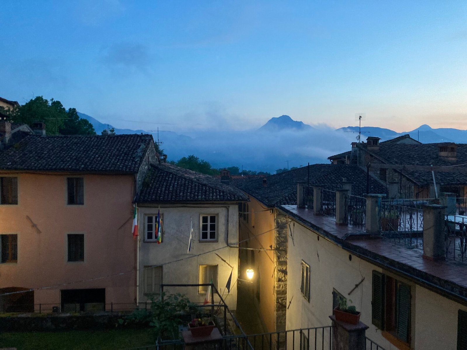Use bitcoin or other cryptocurrencies to book and pay for apartments in Barga, Lucca, Italy